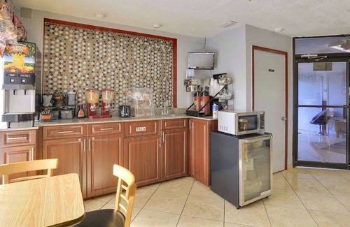 Bayshore Gardens Hotel | Magnuson Hotel Bradenton