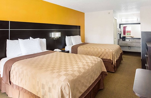 Bayshore Gardens Hotel | Magnuson Hotel Bradenton