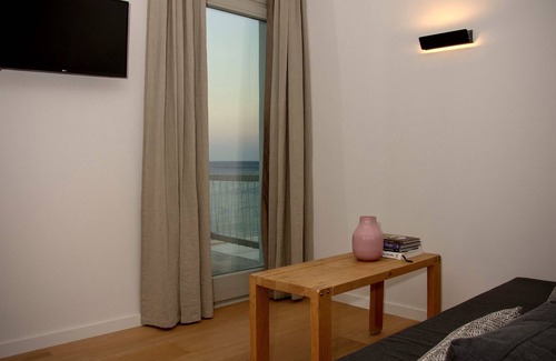 Logaras Apartment | Magoo Suites, Seaside View, Beach