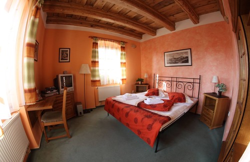 Jihlava Hotel | Mahleruv Penzion Na Hradbách