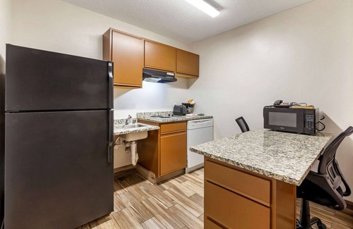 Dubuque Hotel | MainStay Suites Dubuque at Hwy 20