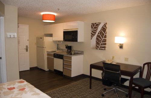 West Omaha Hotel | MainStay Suites Omaha Old Mill