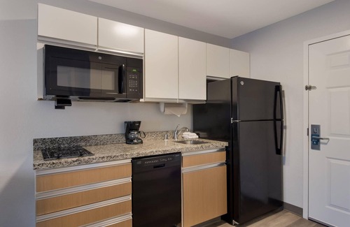 West Omaha Hotel | MainStay Suites Omaha Old Mill