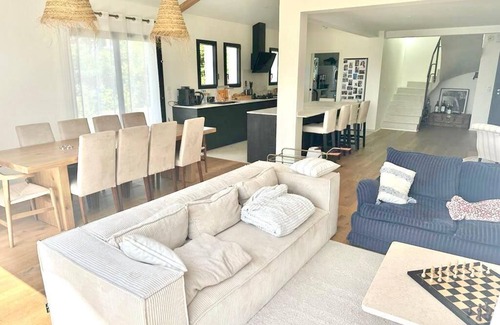 Arbonne House | Maison a Deux pas de Biarritz, Piscine Chauffée, Boulodrome