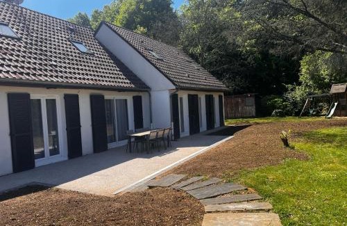 Lesigny Villa | Maison avec Jardin - 10 pers - Proche Paris Disney & Golf - Idéal Pro & Familles