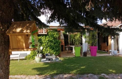 Saint-Georges-Haute-Ville House | Maison d'hôtes le clos de la Presle, Compostelle
