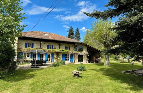 Chasselay House | Maison Dauphinoise Avec Piscine 10 Personnes