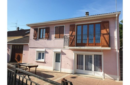 Gurgy House | Maison de la Rose en Rez-de-chaussée