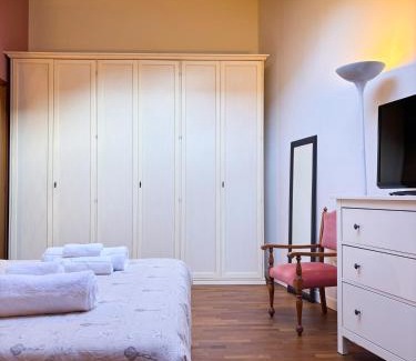 Ravenna Apartment | Maison Mezzanotte Mansarda Chic in Centro con Parcheggio Privato