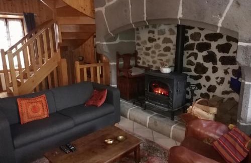 Peyrusse House | Maison typique pleine de charme Peyrusse Cantal