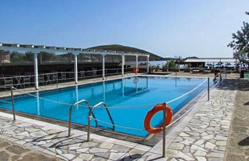 Myrina Apartment | Maisonette With Pool & Beach