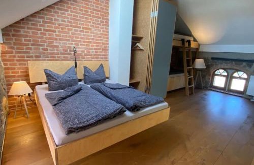 Buhlau Apartment | Maisonettewohnung mit SAUNA, für 2-10 Personen, Nähe Sächsische Schweiz, Dresden