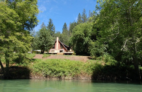 Douglas City House | Majestic A-Frame Riverfront House on the Trinity River. Alpen Glow