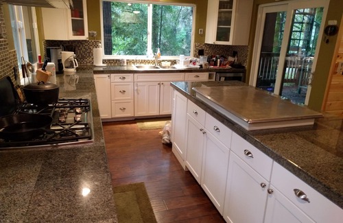 Redway Cabin | Majestic River Front Cabin (w/2 bedroom guest cottage)