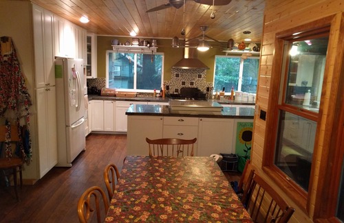 Redway Cabin | Majestic River Front Cabin (w/2 bedroom guest cottage)