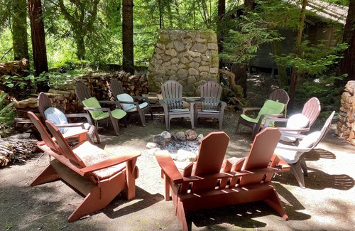 Redway Cabin | Majestic River Front Cabin (w/2 bedroom guest cottage)