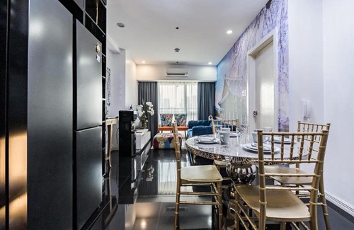 Downtown Apartment | Makati City Centre Condo