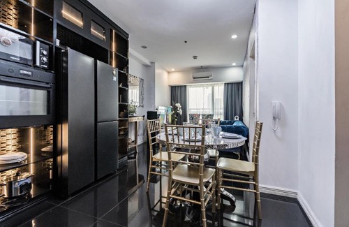 Downtown Apartment | Makati City Centre Condo