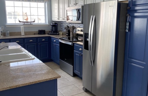 Westport Condo | Make a SurReel Cocktail - 1 part water + 1 part sand + 2 parts GREAT VIEW