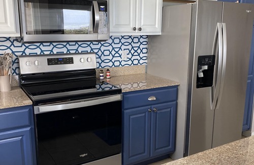 Westport Condo | Make a SurReel Cocktail - 1 part water + 1 part sand + 2 parts GREAT VIEW