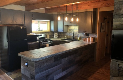 Stanley Cabin | Make memories of a lifetime and experience the serenity of Sawtooth mountains!