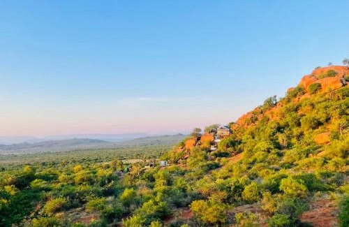 Makhuduthamaga House | Makgobelo Lodge-The Glass House- Solar powered