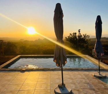 Makhuduthamaga Villa | Makgobelo Lodge -The White House - Solar powered