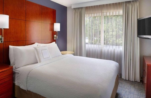 Alpharetta Hotel | Making The Best Memories Along The Way! Free Breakfast, Outdoor Fireplace