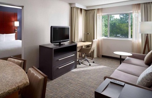 Alpharetta Hotel | Making The Best Memories Along The Way! Free Breakfast, Outdoor Fireplace