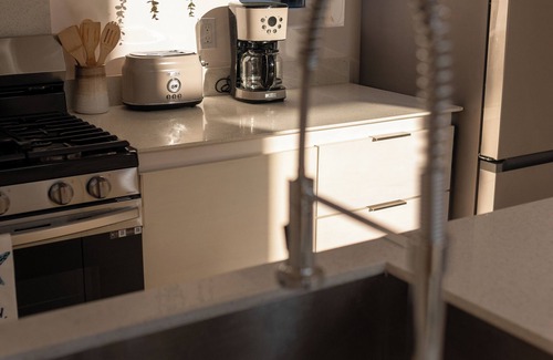 Antoneys Cay House | Malamala Villa at West Bay 4BR 3.5Bath, 5 minutes walking to West Bay Beach