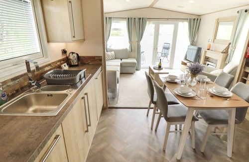 Skellingthorpe Cottage | Malham Number 7 Rudd Lake