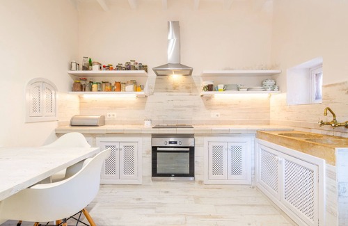 Orient House | Mallorcan dream house with mountain views, private terrace and Wifi