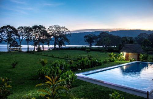 Sauce Cabin | Maloca Inn