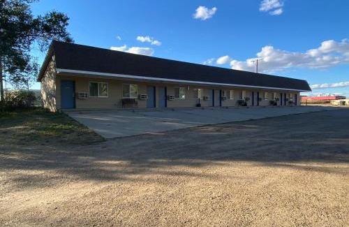 Malta Hotel | Malta Edgewater Inn and RV Park