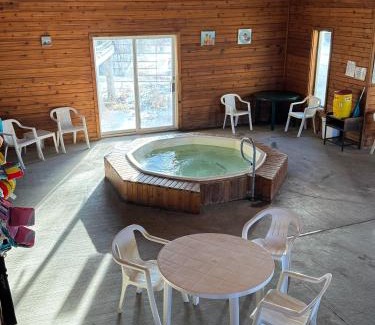 Malta Hotel | Malta Edgewater Inn and RV Park