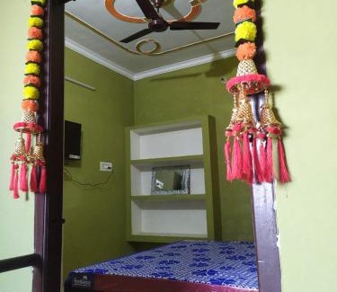 Raiganj House | Malti Home stay 5 minute walking distance fromAyodhya DhamRailway Station
