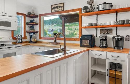 Jardine House | Mammoth Overlook Of Yellowstone