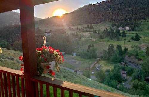 Jardine House | Mammoth Overlook Of Yellowstone