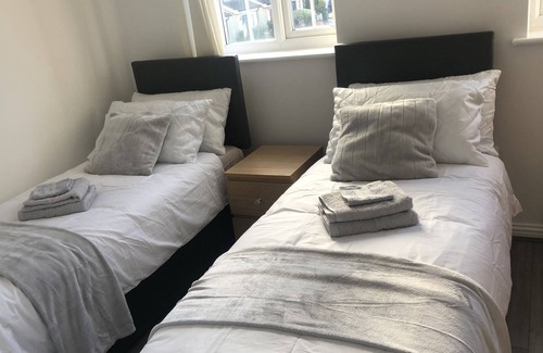 Basildon House | Mana Comfy