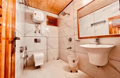 Vashist Hotel | Manali luxury Hotel - By Naina rockland