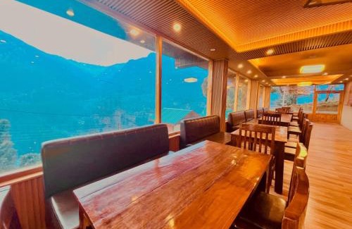 Vashist Hotel | Manali luxury Hotel - By Naina rockland