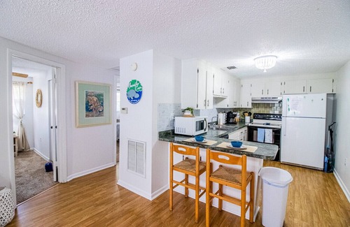 Weeki Wachee Gardens Apartment | Manatee Cove Apartment Star5Vacations