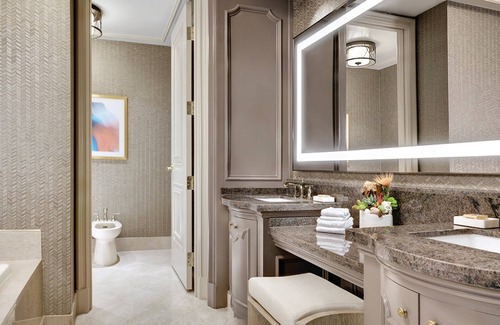 Las Vegas Strip Resort | Mandalay Bay Resort And Casino