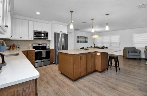 Bradenton House | Mango Manor by Bradenton Beach sleeps 10 w pool