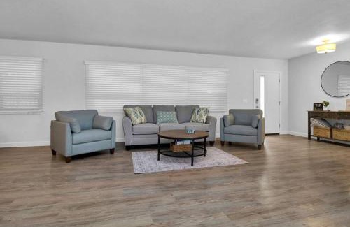 Bradenton House | Mango Manor by Bradenton Beach sleeps 10 w pool