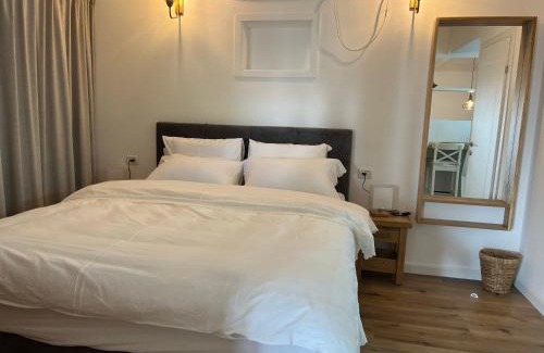 Kefar Hittim House | Mango Tree Hut