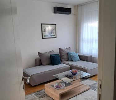 Novi Beograd Apartment | Manhattan apartman Zumbul Belvil