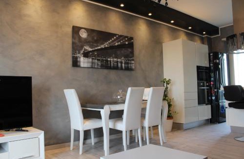 Mirafiori Apartment | Manhattan House