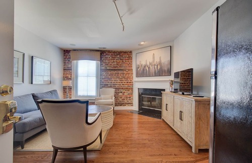 Charleston Historic District Condo | Manhattan Suite-Where Luxury and Location Meet/In The Heart of Historic Chas.