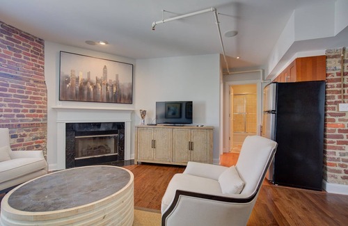 Charleston Historic District Condo | Manhattan Suite-Where Luxury and Location Meet/In The Heart of Historic Chas.